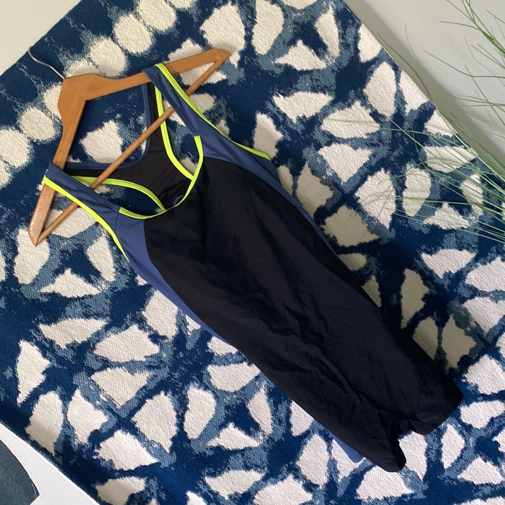 Nwot medium full body swimsuit - Picture 14 of 14